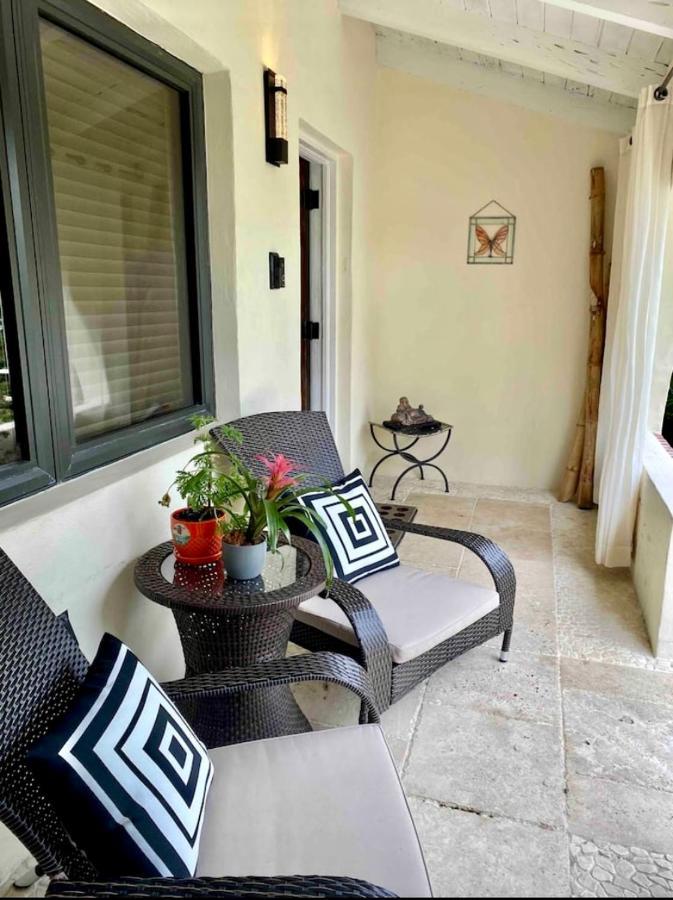 Entire Private Beautiful 2 Bedroom Plus Den House With Gated Front&Back Yard And Free Parking 10Min Drive To Miami Beach エクステリア 写真