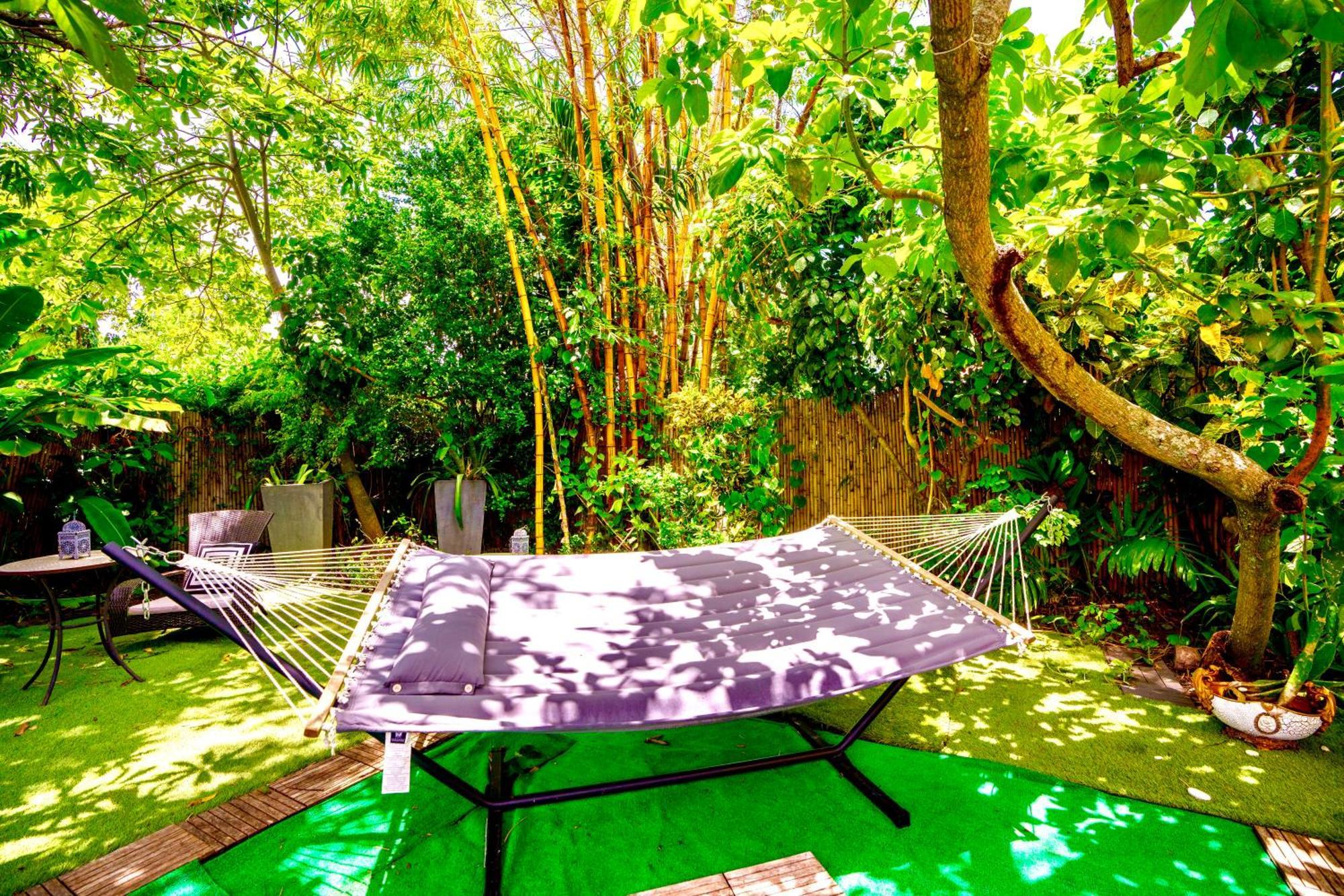 Entire Private Beautiful 2 Bedroom Plus Den House With Gated Front&Back Yard And Free Parking 10Min Drive To Miami Beach エクステリア 写真