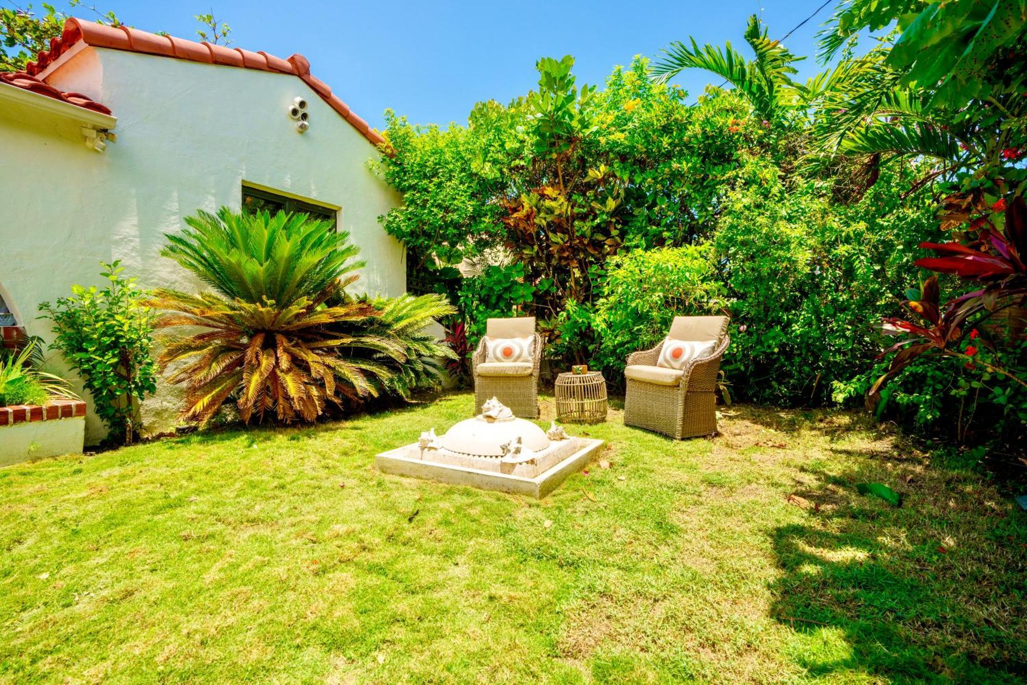 Entire Private Beautiful 2 Bedroom Plus Den House With Gated Front&Back Yard And Free Parking 10Min Drive To Miami Beach エクステリア 写真
